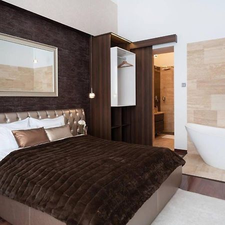 Central Luxy Design Apartment บูดาเปสต์ ภายนอก รูปภาพ