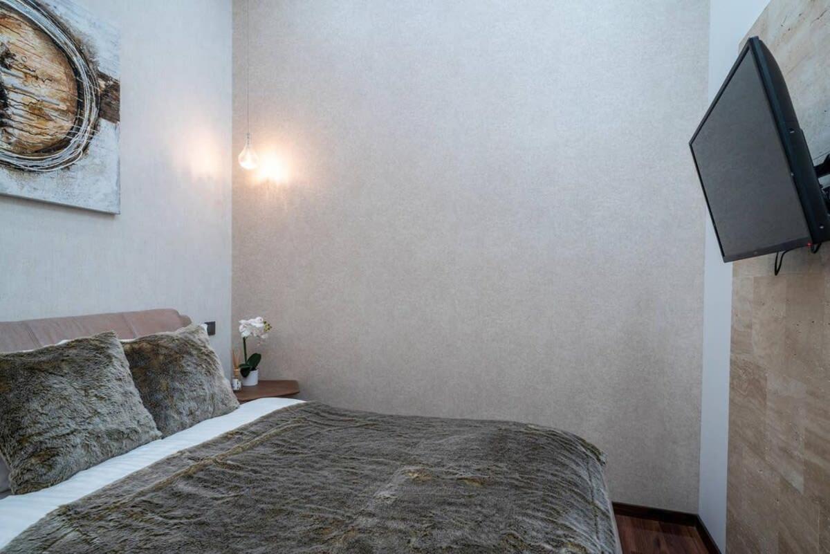 Central Luxy Design Apartment บูดาเปสต์ ภายนอก รูปภาพ