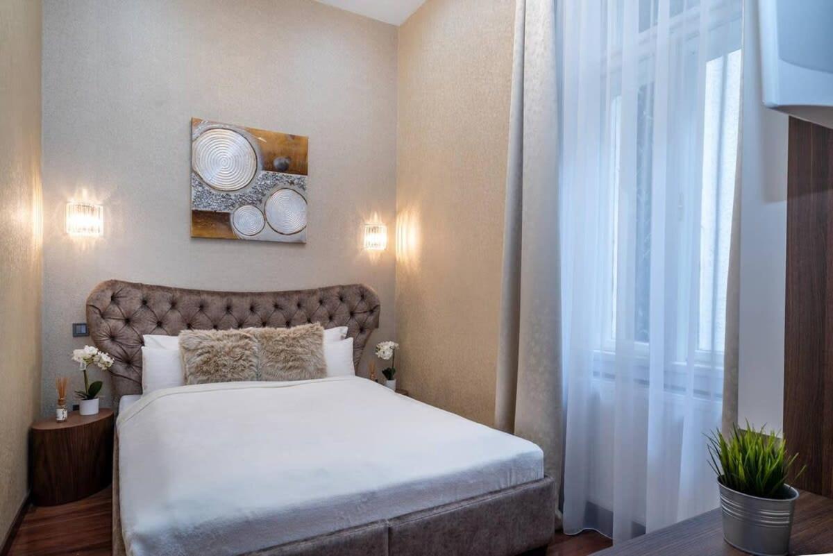 Central Luxy Design Apartment บูดาเปสต์ ภายนอก รูปภาพ