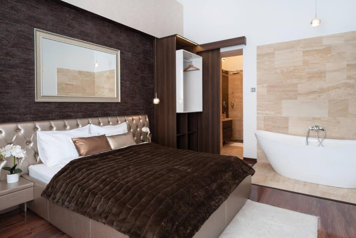 Central Luxy Design Apartment บูดาเปสต์ ภายนอก รูปภาพ